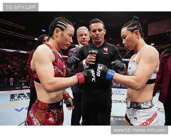 UFC 金腰带卫冕战出现惊天击倒