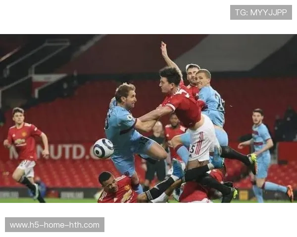 伯恩茅斯快速出球打穿防线