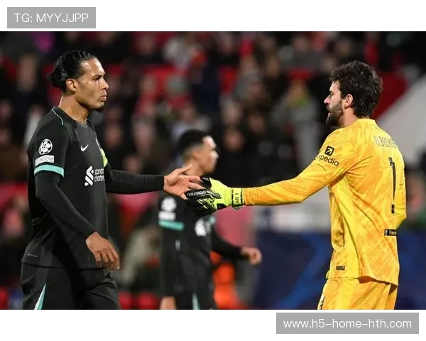 利物浦角球战术再现，门前争顶致胜