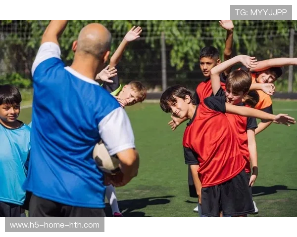 足球夏训营吸引海外教练交流战术理念，足球夏令营wbf